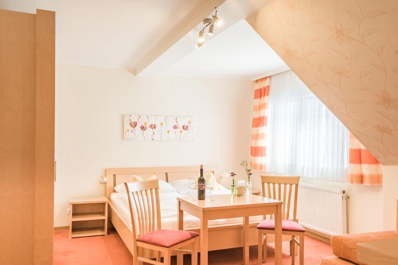 Hotel Haus Kranixfeld-Fischl à Mörbisch am See Extérieur photo